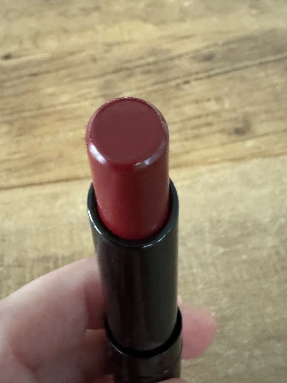 NEW in box Guerlain La Petite Robe Noire Shiny Lipstick ~ 024 Red Studs